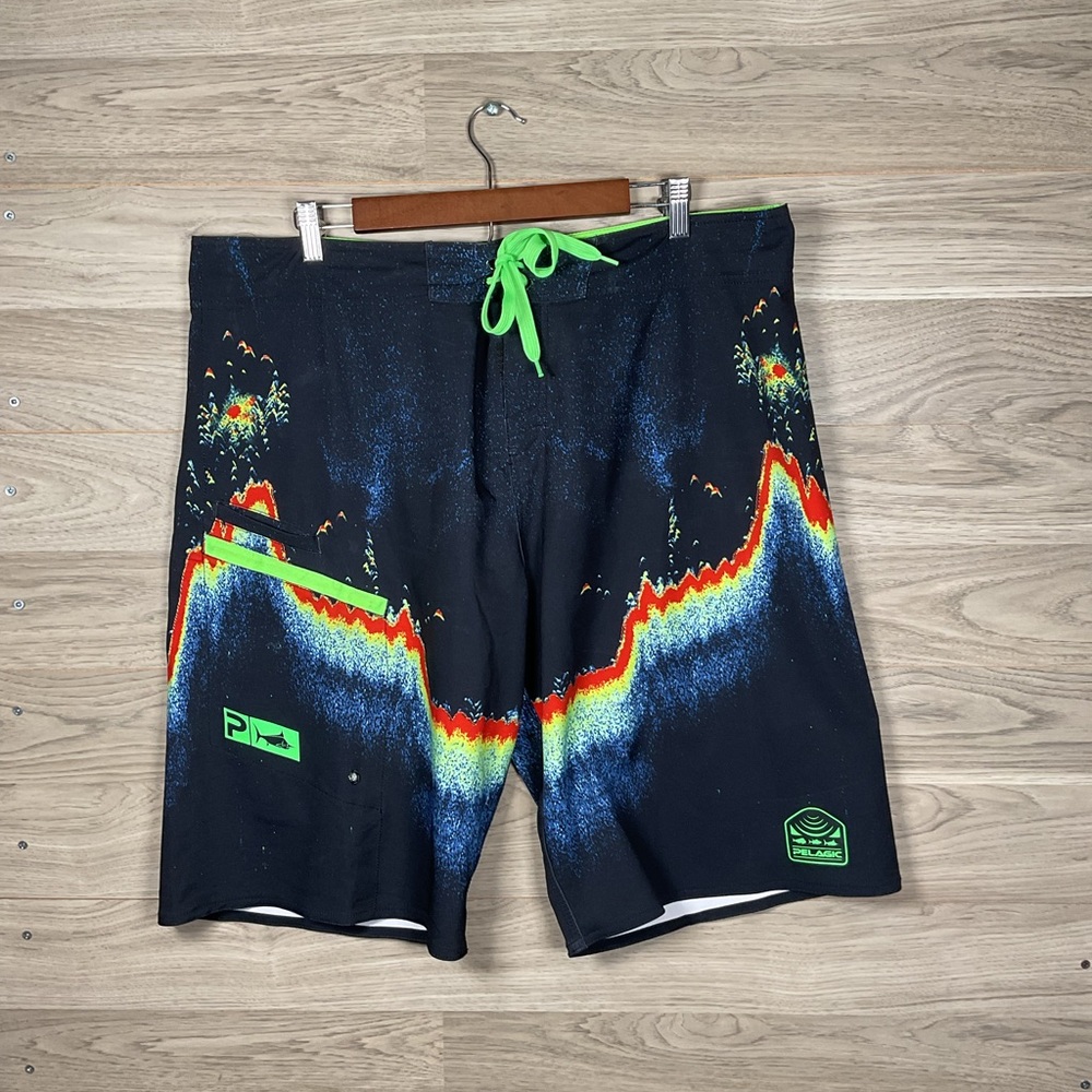 Pelagic 4-Tek Fish Finder Graphic Performance Fishing Shorts / Board Shorts